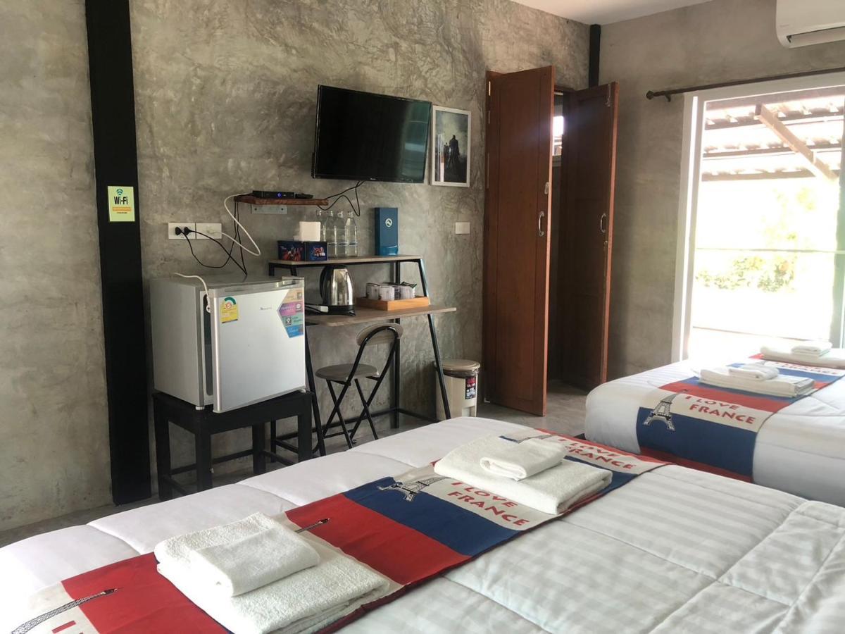Solarcell Private Homestay - โซล่าเซลล์ไพรเวทโฮมสเตย์ Uthai Thani Exterior foto